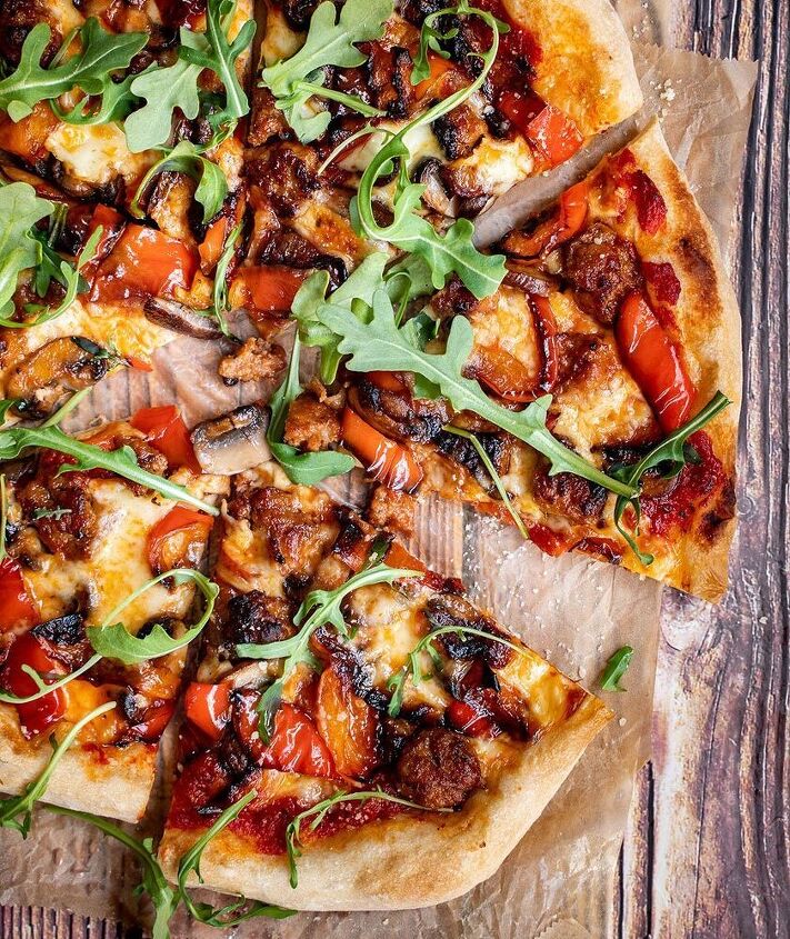sausage mushroom pepper pizza