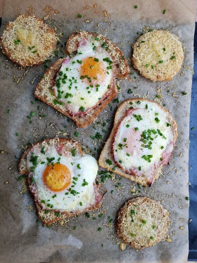 cheese and ham egg in a hole