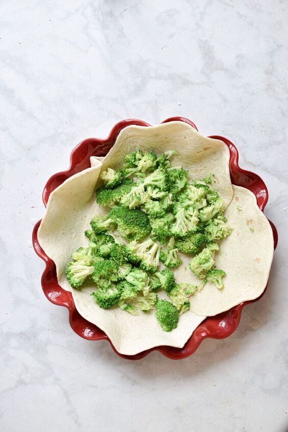 broccoli cheddar quiche with tortilla crust
