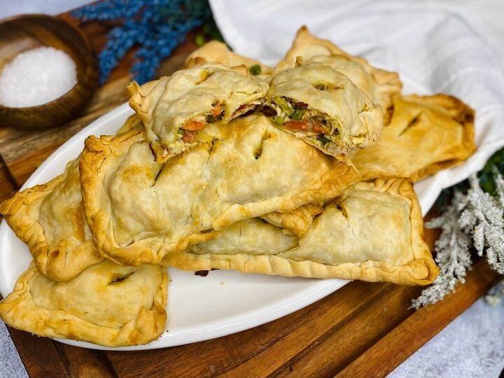 s 15 chicken pot pie dinners for anyone who needs comfort food this week, Chicken Pot Pie Pockets