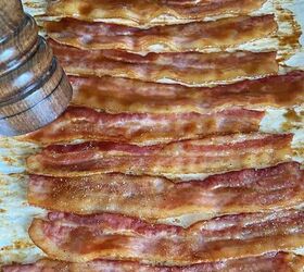 maple candied bacon recipe, Sprinkle the glazed bacon generously with freshly ground black pepper