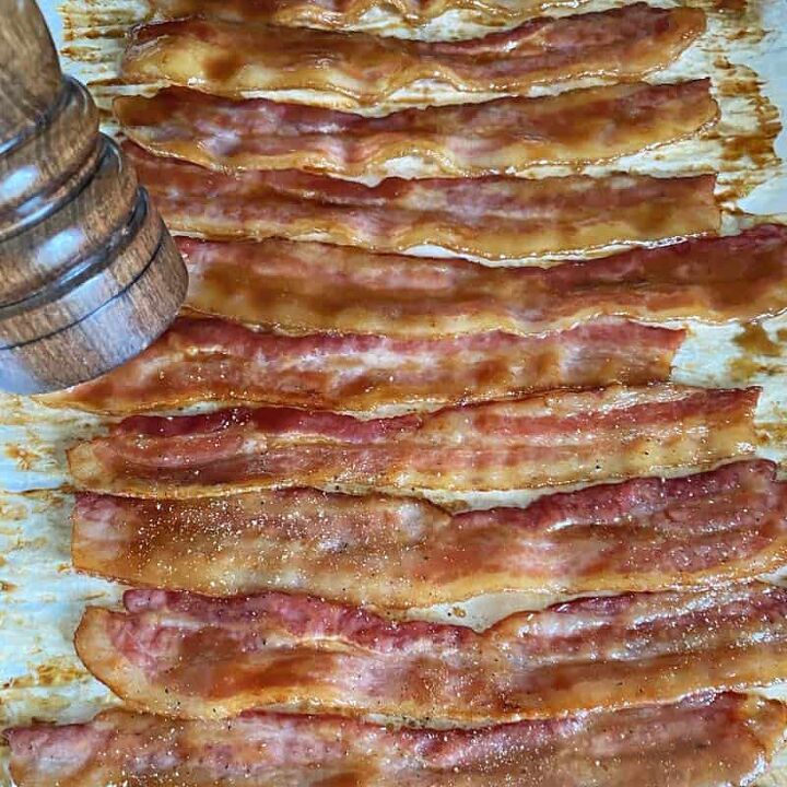 maple candied bacon recipe, Sprinkle the glazed bacon generously with freshly ground black pepper