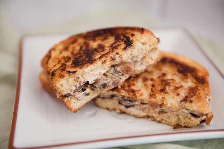 grilled goat cheese sandwich
