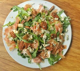 prosciutto stilton and pecan salad