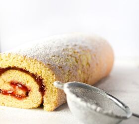How to Make a Delicious Lemon and Raspberry Swiss Roll | Foodtalk