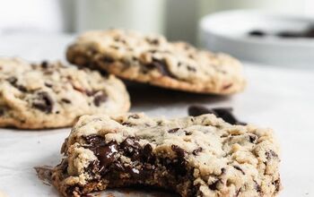 Giant Chocolate Chip Cookies