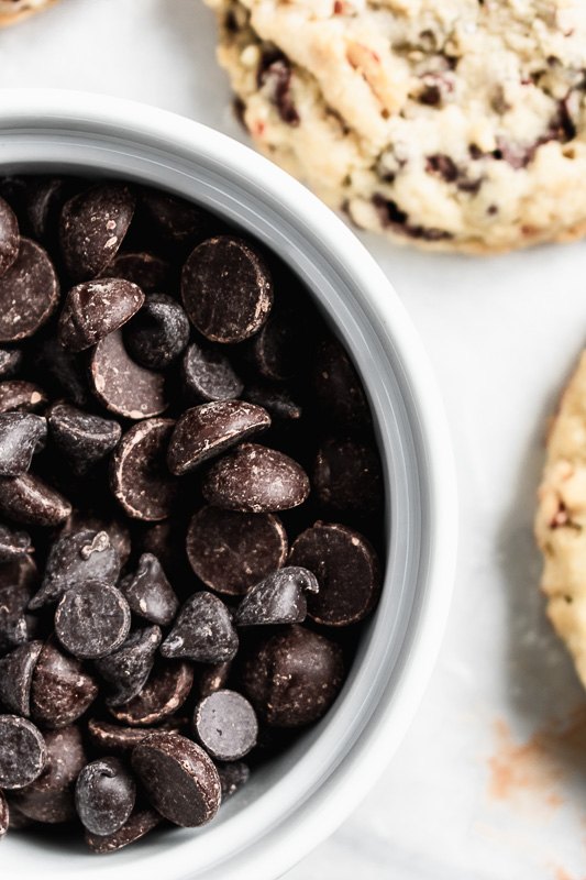 giant chocolate chip cookies