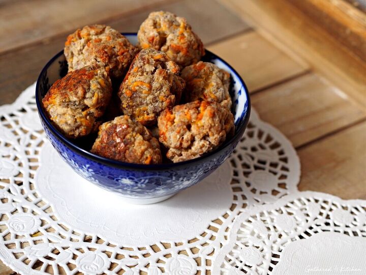 3 ingredient cheesy sausage breakfast balls
