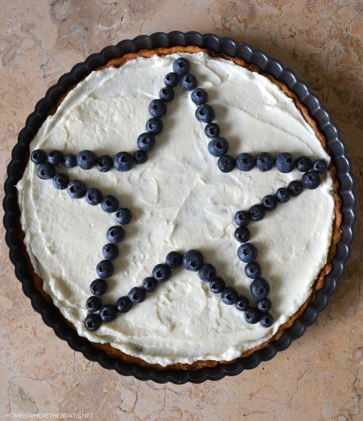 star spangled fruit tart with chocolate chip cookie crust