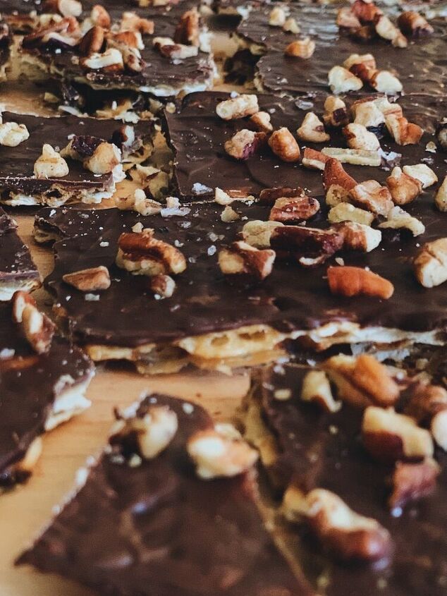 toffee chocolate matzah bark