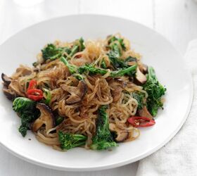 Skinny Noodles With Kale, Broccoli, Shiitake Mushroom