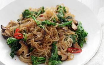 Skinny Noodles With Kale, Broccoli, Shiitake Mushroom
