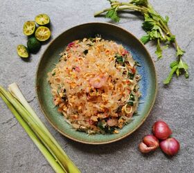 Authentic Thai Pomelo Salad (Yam Som-O) Recipe | Foodtalk