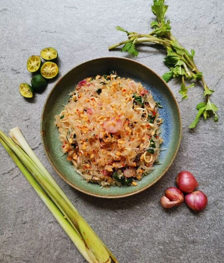 Authentic Thai Pomelo Salad (Yam Som-O) Recipe | Foodtalk Authentic Thai Pomelo Salad (Yam Som-O) Recipe | Foodtalk