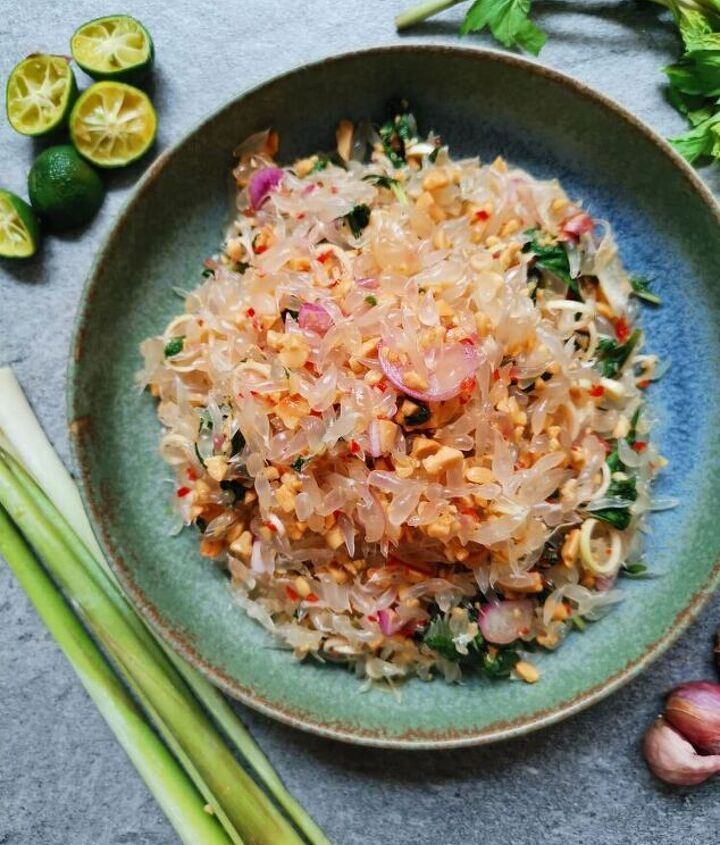 Authentic Thai Pomelo Salad (Yam Som-O) Recipe | Foodtalk