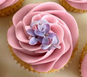 lilac cupcakes with lilac buttercream frosting