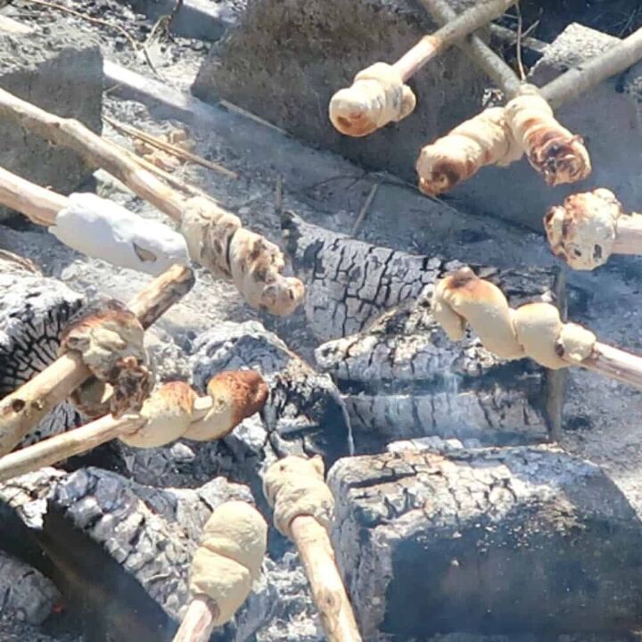 how to cook campfire bread on a stick