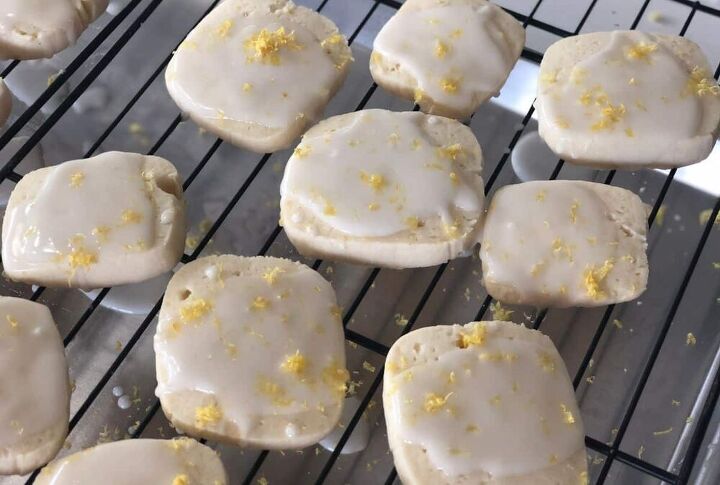 easy iced lemon cookies
