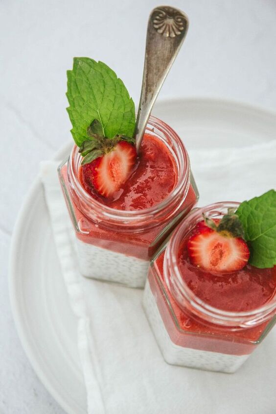 strawberry rhubarb chia seed pudding