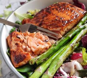 pan seared salmon salad with asparagus