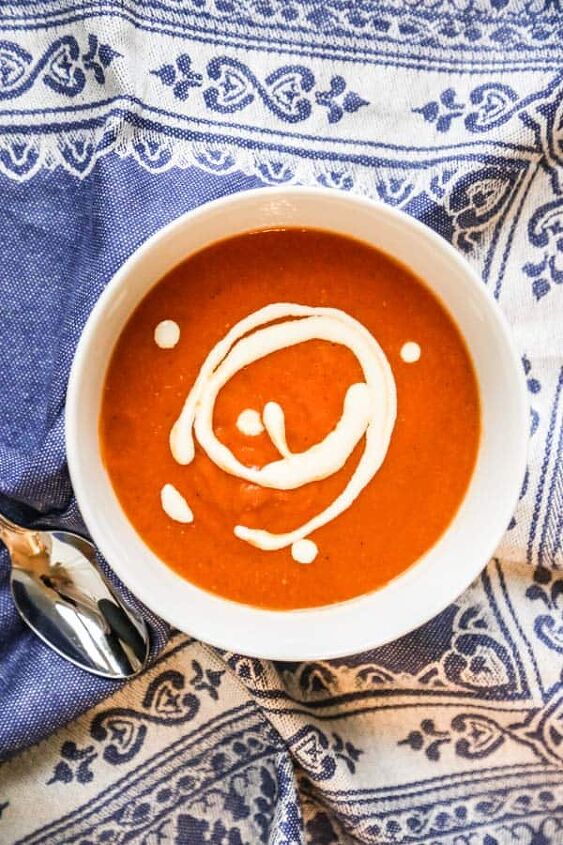 creamless tomato soup with cumin and red pepper chili flakes