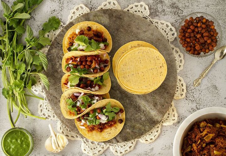 curried jackfruit tacos coriander mint chutney