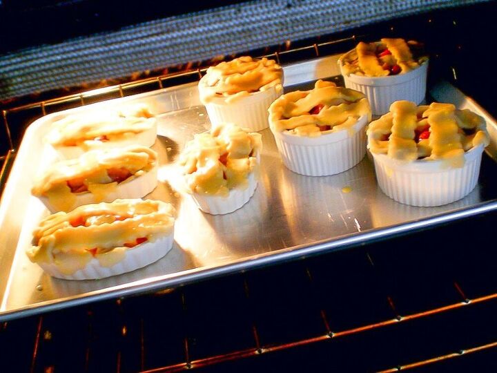 Pie Ramekins How to Make Mini Peach Raspberry Pies in Ramekins | Foodtalk