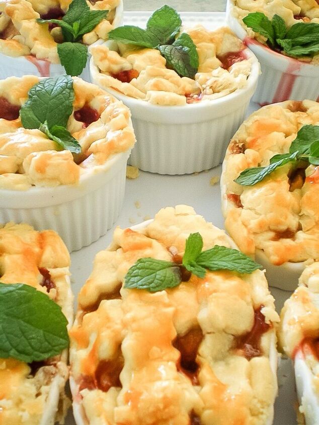 Individual Pie Ramekins How to Make Mini Peach Raspberry Pies in Ramekins | Foodtalk