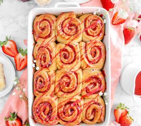 Homemade Strawberry Sweet Rolls With Strawberry Icing
