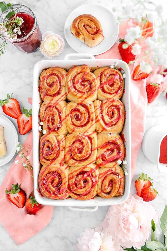 homemade strawberry sweet rolls with strawberry icing