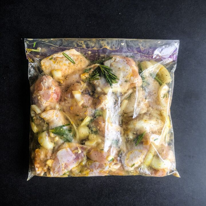 crispy smoked chicken wings, Marinate the wings