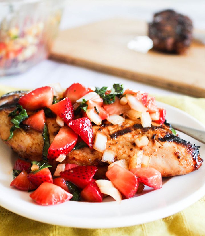 grilled balsamic chicken with strawberry salsa