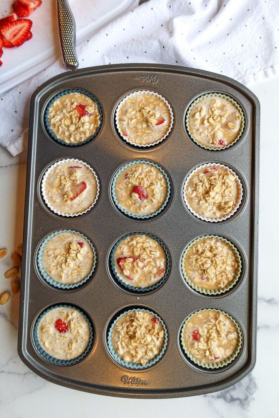 peanut butter jelly baked oatmeal cups