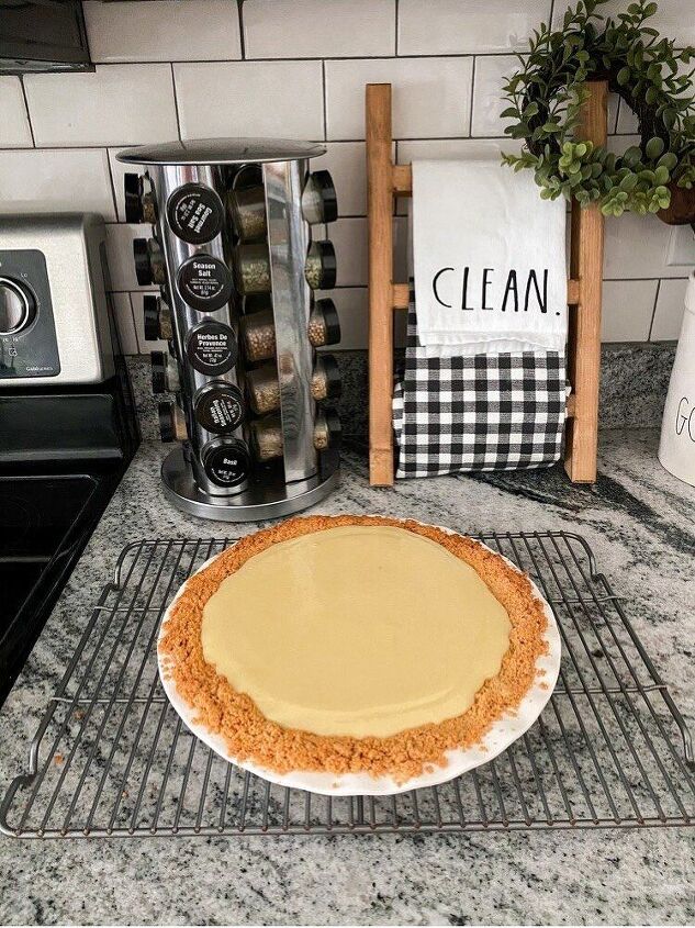 easy lemon cream pie, Letting the pie cool
