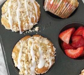 strawberry lemon streusel muffins
