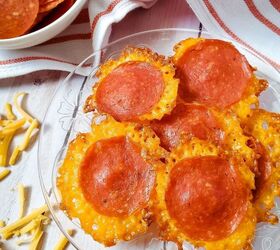 10 keto movie snacks, Keto Pepperoni Cheese Chips