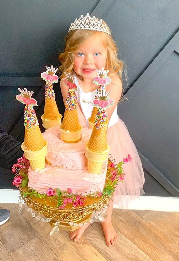 how to make easy pink castle cake, Princess with her pink castle cake