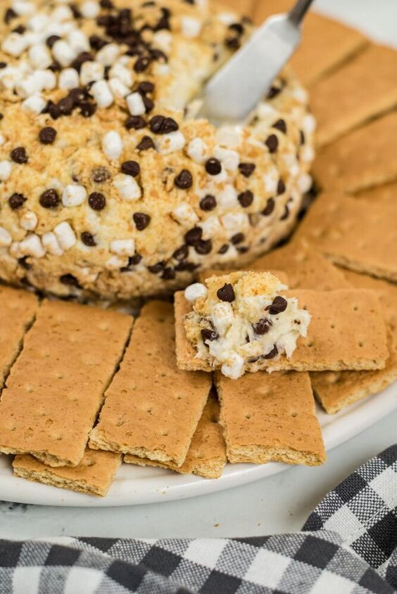 you will want to dip into this sweet s mores cheeseball dessert recipe