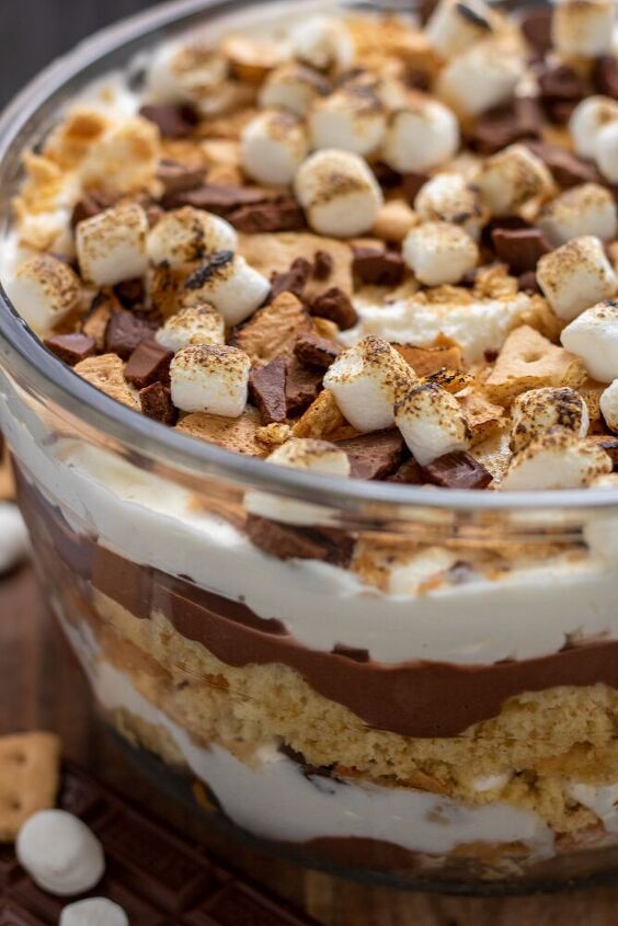 mores trifle dessert
