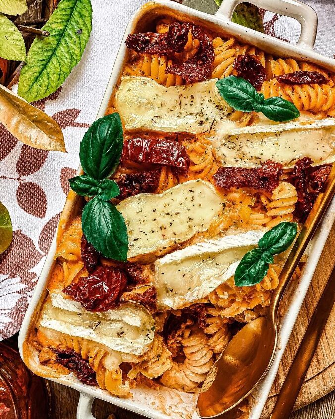 sun dried tomato baked pasta with brie cheese