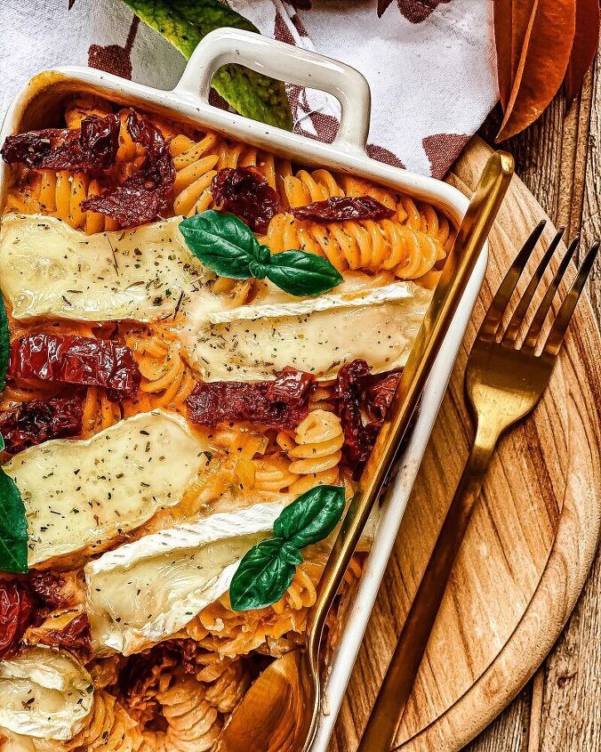 sun dried tomato baked pasta with brie cheese
