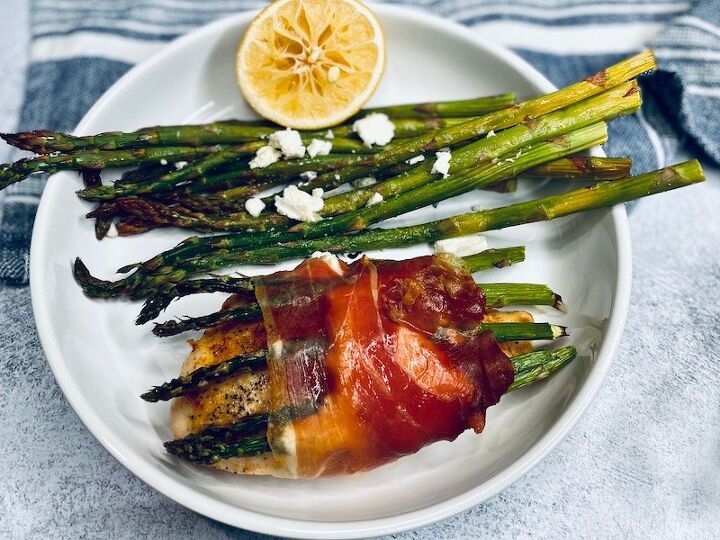 prosciutto wrapped goat cheese chicken
