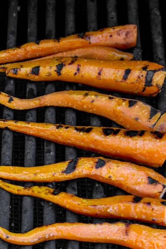 grilled mediterranean carrots