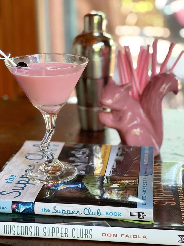 the pink squirrel cocktail