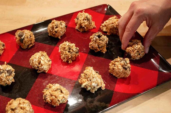 quick and easy peanut butter protein balls