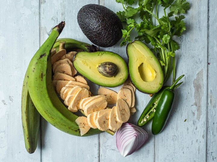 10 delicious recipes for the kwanzaa feast, Plantain Chips With Guacamole