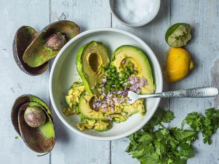 guacamole with plantain chips