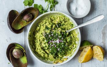 Guacamole With Plantain Chips