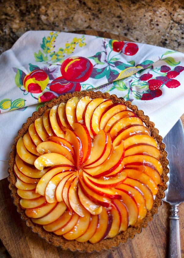 nectarine cream tart in a gingersnap crust