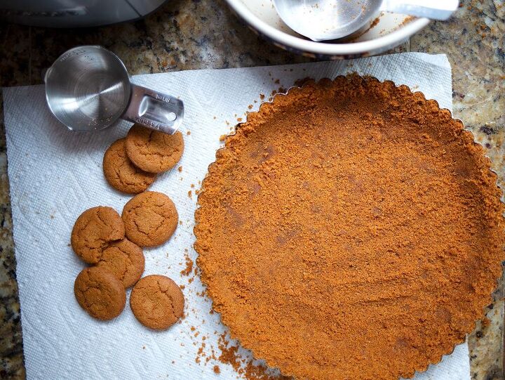 nectarine cream tart in a gingersnap crust